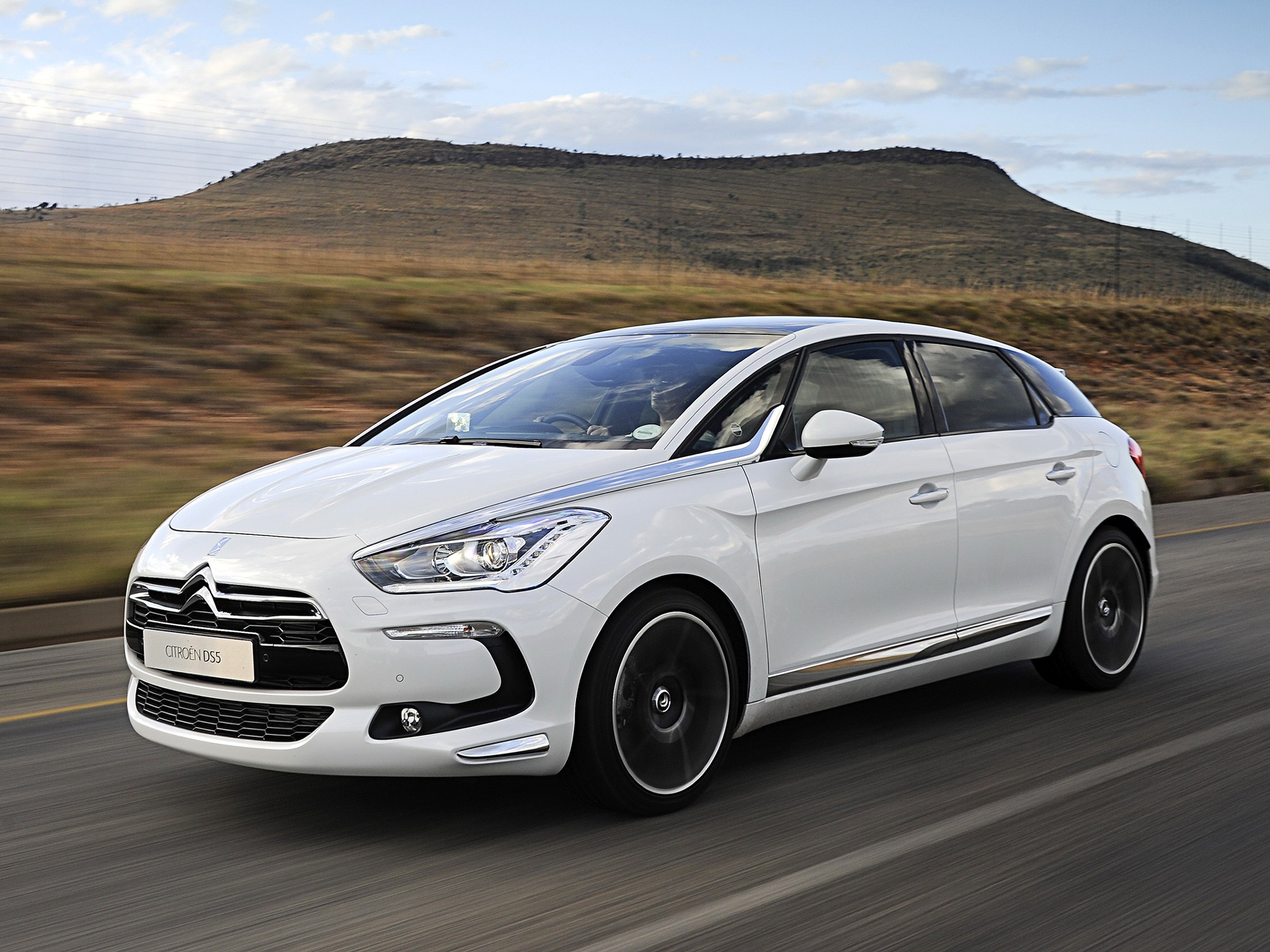 CITROEN-DS5.jpg